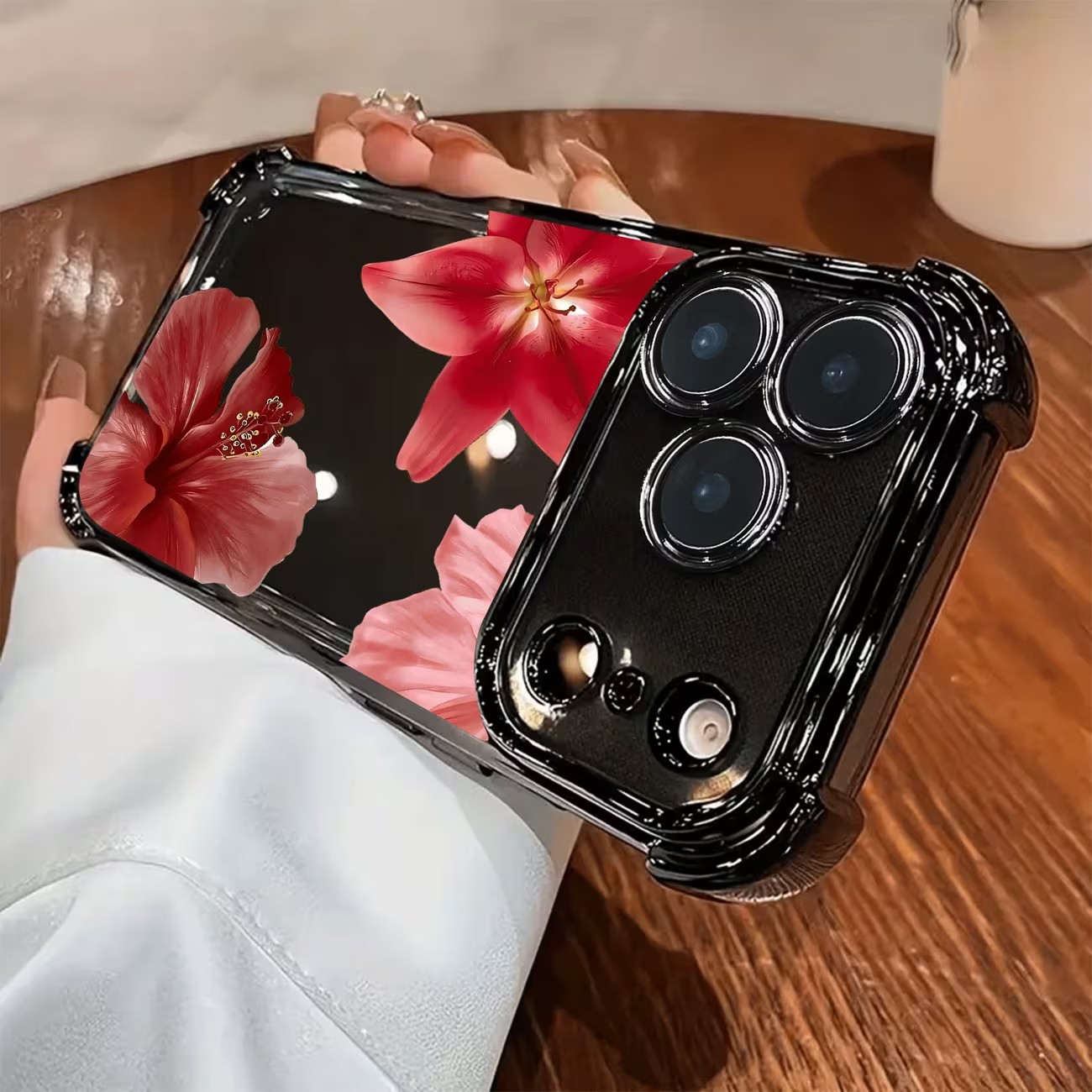 Funda Simple con Estampado Flo - Apple Iphone 15 Pro Max reseña y precio